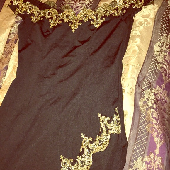 Dresses & Skirts - Gold And black ALPHA DRESS